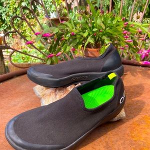 Oofos recovery shoes